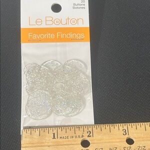 Le Bouton package of 20 clear glittered buttons